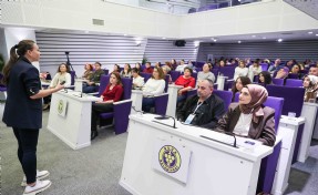 Buca Belediyesi'nden çalışanlarına otizm farkındalık eğitimi