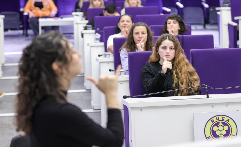 Buca Belediyesi'ndenpersoneline işaret dili eğitimi