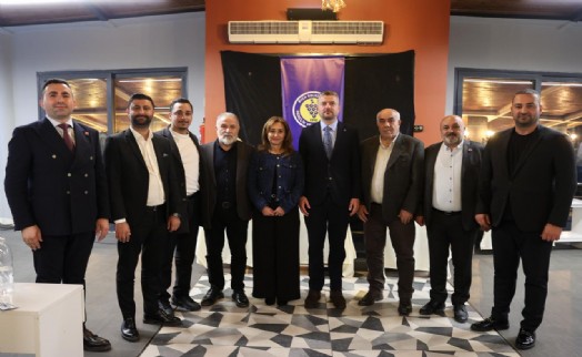 Buca Belediyespor Dayanışma Gecesi’nde Türk Futbolu’nun efsaneleri bir araya geldi