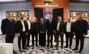 Buca Belediyespor Dayanışma Gecesi’nde Türk Futbolu’nun efsaneleri bir araya geldi