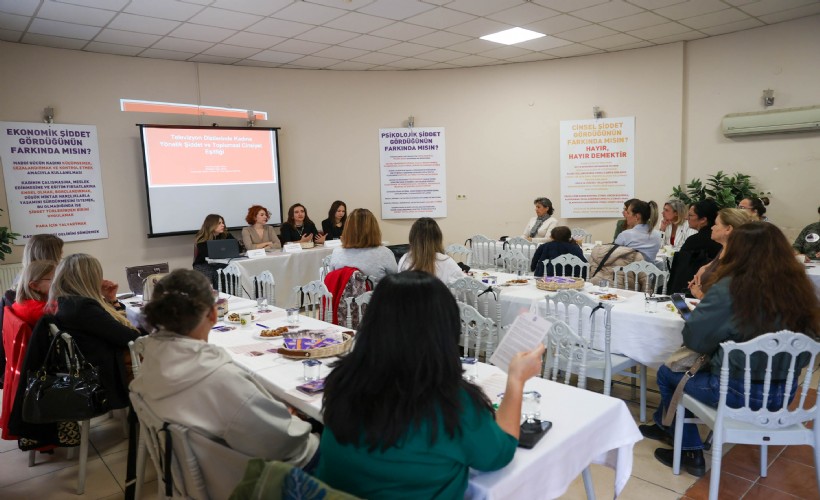 Buca’da Türk dizilerinde romantize edilen şiddet tartışıldı