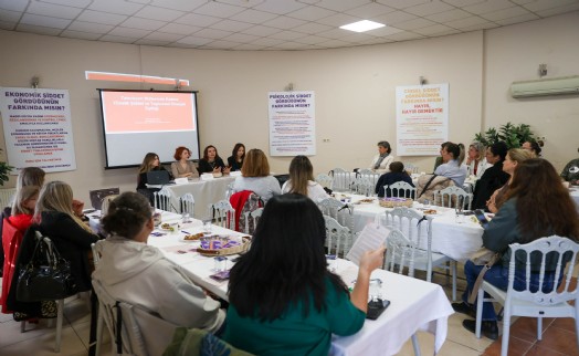 Buca’da Türk dizilerinde romantize edilen şiddet tartışıldı