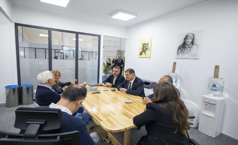 Büyükşehir'den 'Tugay'ın 4 tane makamı var' iddiasını yanıt: Başkanın makamı yok, açık ofisi var