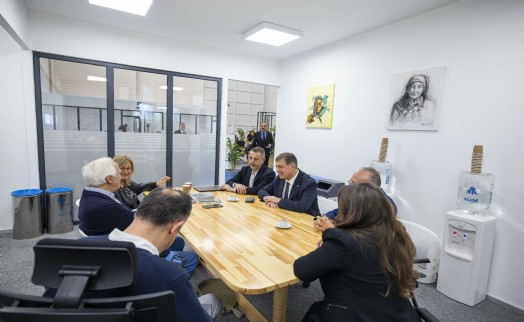 Büyükşehir'den 'Tugay'ın 4 tane makamı var' iddiasını yanıt: Başkanın makamı yok, açık ofisi var