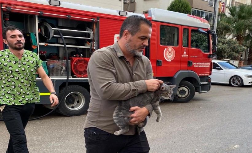 Büyükşehir itfaiyesi can dostları kaderine terk etmedi