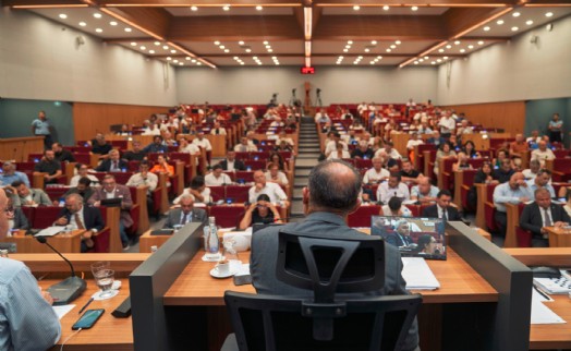 Büyükşehir’de 3 milyar 840 milyonluk borçlanma için Tugay’a yetki!