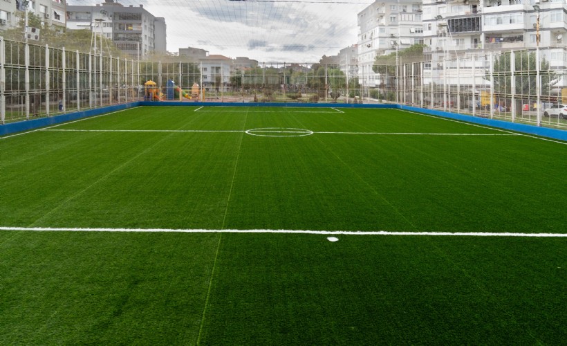 Büyükşehir’den gençlere beş yeni halı saha