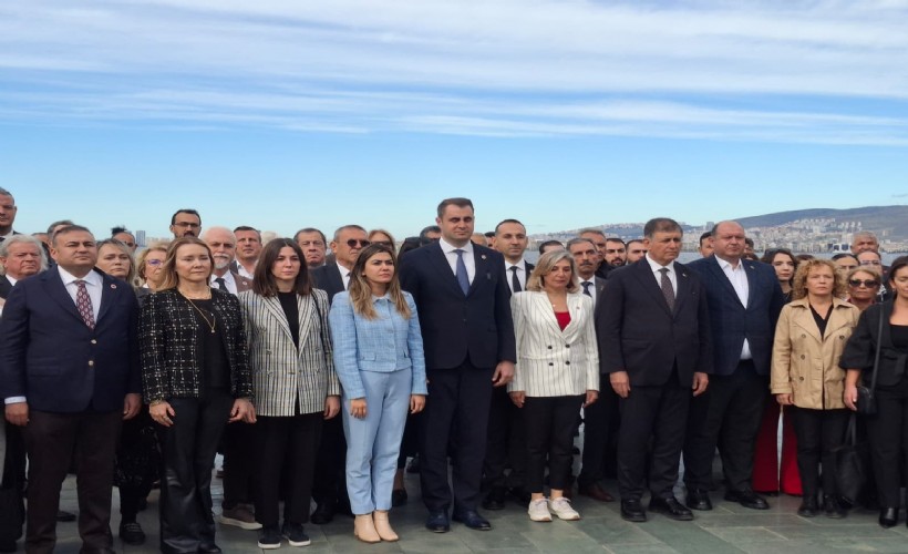CHP İzmir’den Öğretmenler Günü mesajı: Hak ettikleri saygınlığı göremiyorlar!