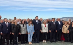 CHP İzmir’den Öğretmenler Günü mesajı: Hak ettikleri saygınlığı göremiyorlar!