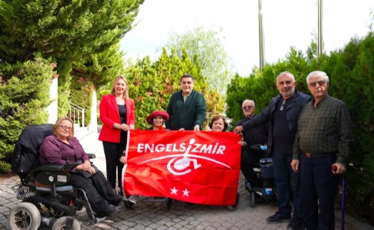 Çeşme Belediyesi Alaçatı Ek Hizmet Binası'na Kırmızı Bayrak ödülü