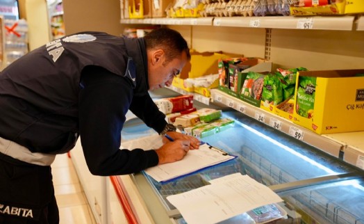 Çeşme'de market ve okul kantinlerine sıkı denetim