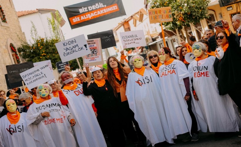 Çeşme’de 411 fidan, binlerce adım, tek bir söz: 'İstanbul Sözleşmesi yaşatır'