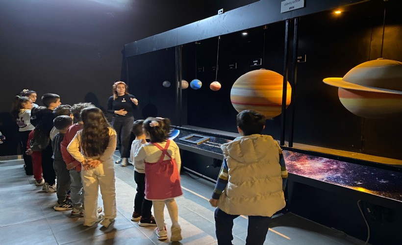 Çiğli’de miniklerin uzay yolculuğu