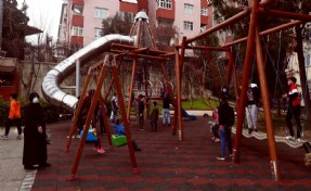 Çocuk parkında dehşet! 4 çocuk elektrik akımına kapıldı