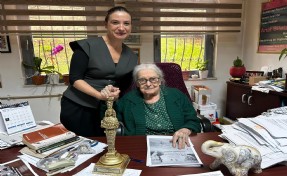 Efes Selçuk Belediyesi’nden Prof. Dr. İoanna Kuçuradi’ye Onur Ödülü