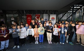 Efes Selçuk'ta 'Ataya Saygı' Satranç Turnuvası sona erdi