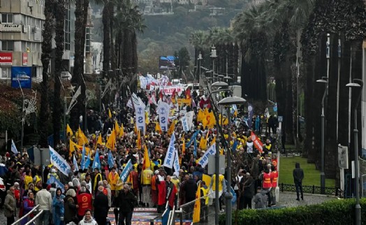 Emekçiler İzmir'den seslendi: 'Geçinemiyoruz'