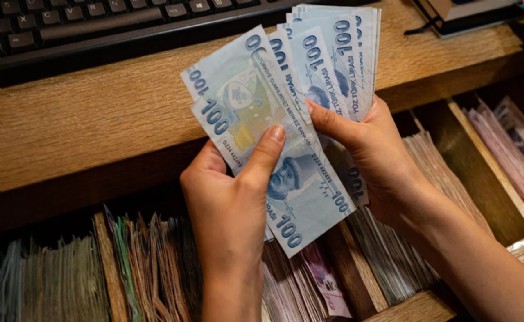 Emekli ve memur zammı yeniden hesaplandı: Enflasyon tahmini maaşları değiştirdi!