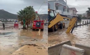 Üç ilçe sular altında kaldı: Yollar göle dönüştü, dereler taştı!