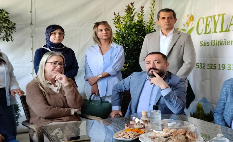 Fuarda AK Parti ve CHP arasında güldüren diyalog