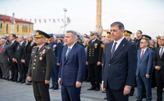 İzmir Ata’sını unutmadı