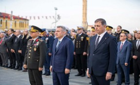 İzmir Ata’sını unutmadı