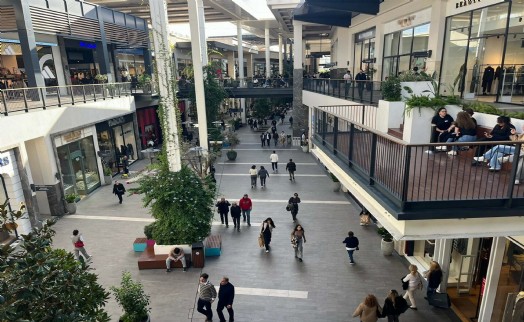 İzmir'de 'Efsane Cuma' yoğunluğu