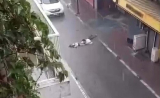 İzmir'de iki kişinin sokak ortasında elektrik akımına kapılarak ölmesine ilişkin davada, memurlar da yargılanacak