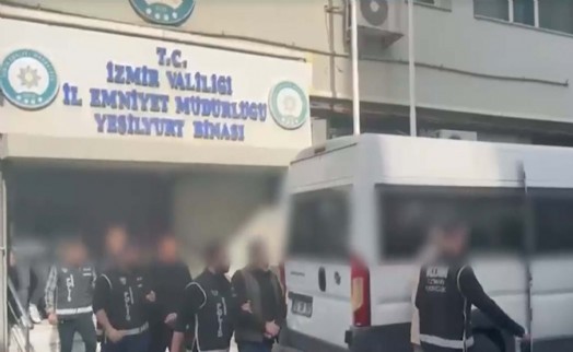 İzmir'de kaçak üretim baskını: 15 milyonluk ürün ele geçirildi