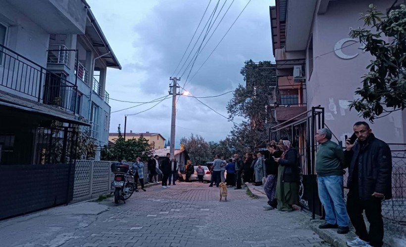 İzmir'de kan donduran olay! Engelli kızını pompalı tüfekle öldürüp, intihar etti