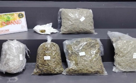 İzmir'de uyuşturucu operasyonunda 2 tutuklama