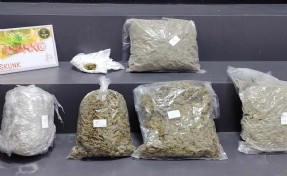 İzmir'de uyuşturucu operasyonunda 2 tutuklama