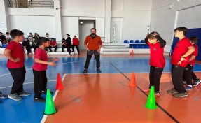 İzmir'in ilk spor ortaokulunda geleceğin sporcuları yetişiyor