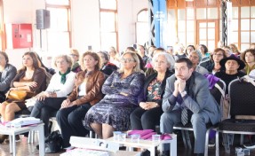 İzmir, kadınların katılımıyla güçleniyor