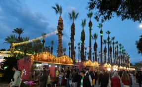 İzmir, yeni yılı rengarenk bir festivalle karşılıyor