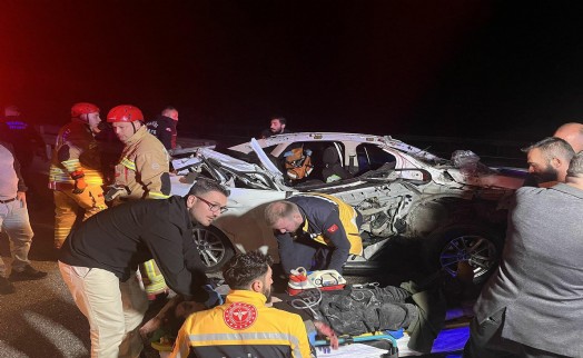 İzmir yolunda feci kaza: 1 ölü 2 yaralı