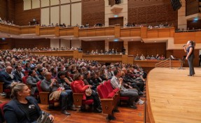 İzmir’de Ata’ya özlem notalarla yankılandı