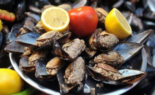 İzmirliler midye yedikten sonra bunlara dikkat!
