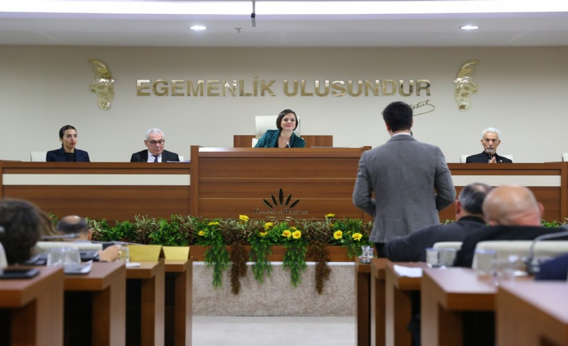 Karabağlar’da Kınay’a art arda sert eleştiriler: 'Çinliler ilçeden ayrılmak isteyen mahalleler için de destek olsun!'