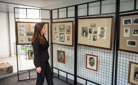 Karşıyaka Belediyesi’nden fotoğraf tarihine ışık tutan sergi