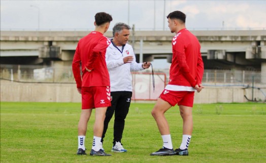 Karşıyaka Teknik Direktörü Basatemür: Sahada 11, tribünde binler olacağız