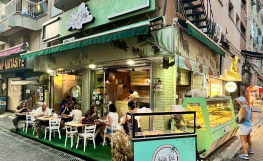 Karşıyaka'da farklı lezzet arayanların adresi: Zeytin Dalı Meze evi