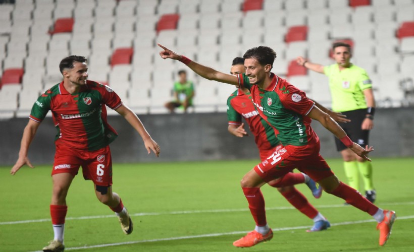 Karşıyaka ile Denizli İdmanyurdu zirve yarışında