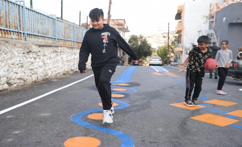 Konak’ta okul yolu renkli, çocuklar mutlu