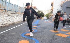 Konak’ta okul yolu renkli, çocuklar mutlu