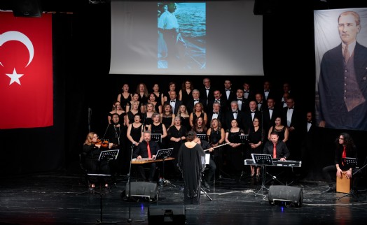 Konak’ta şarkılar Ata için söylendi