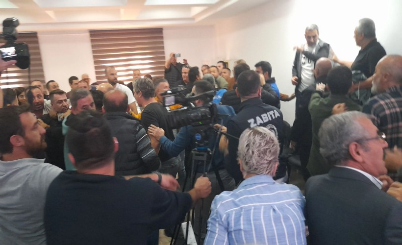 Kuşadası Belediye Meclisi'nde tansiyon yükseldi, yumruklar havada uçuştu!