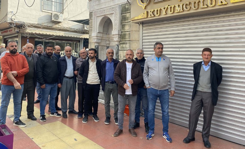 Manisa'da kuyumcu mağdurları, para ve altınlarını istedi