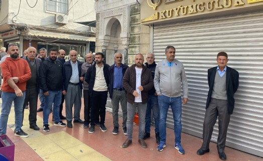 Manisa'da kuyumcu mağdurları, para ve altınlarını istedi