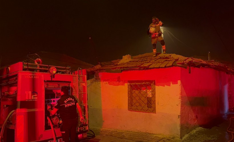 Manisa’da müstakil evde yangın!